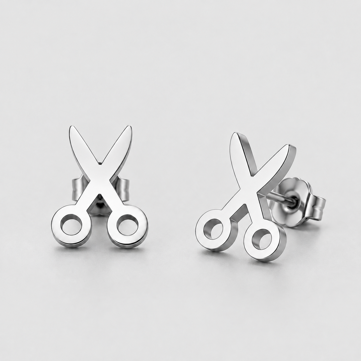 ARETES QUEER CUT