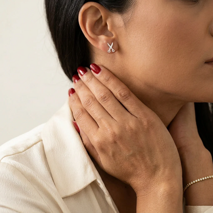 ARETES QUEER CUT